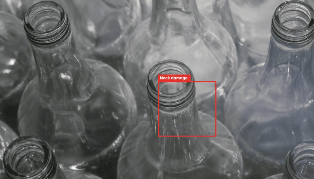 Figure 4 – A Computer Vision algorithm deployed for the detection of faulty bottlenecks (Ripik, 2025).