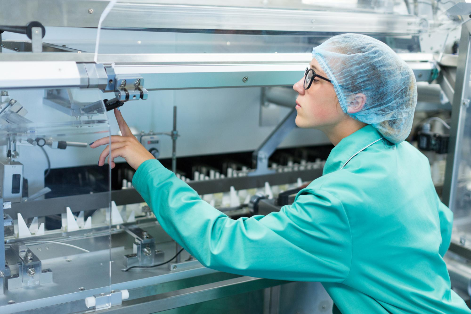 AI for Reliable and Efficient Pharmaceutical Manufacturing
