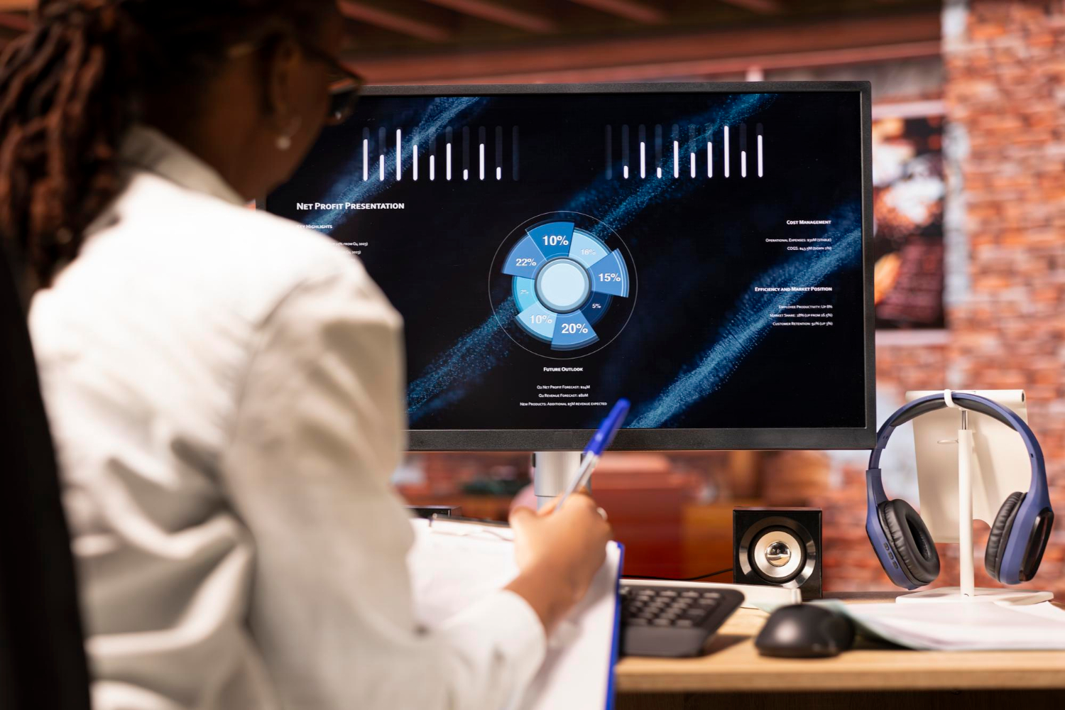 Visual analytic intelligence of neural networks